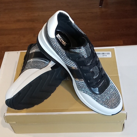 Michael Kors women's sneakers-NEW - Picture 5 of 6